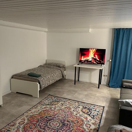 Souterrain Wohnung In Der Naehe Vom Duesseldorfer Flughafen Ratingen Exterior foto